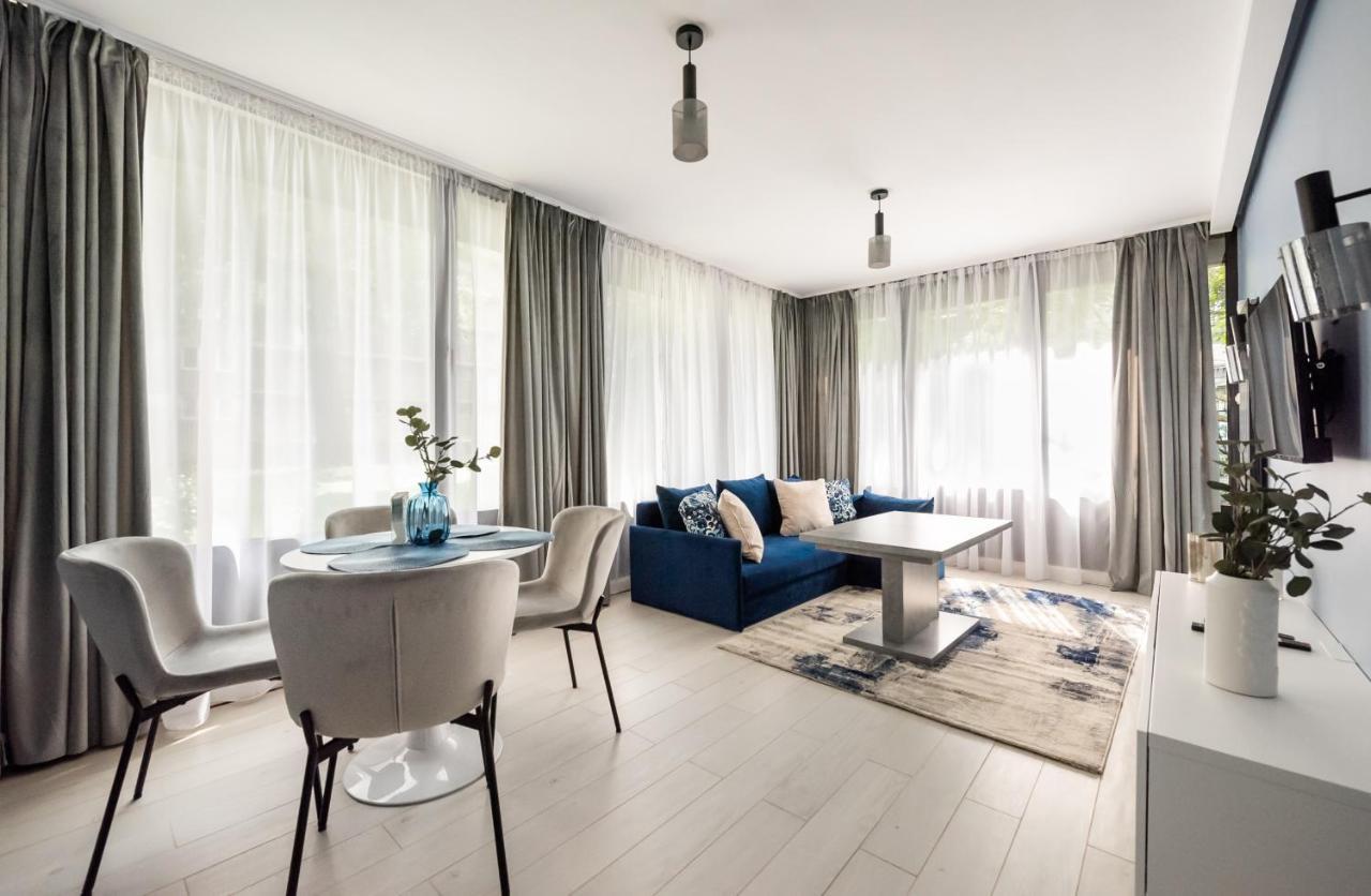 Butas Wiejska Glamour Warsaw